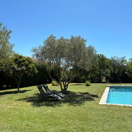 Studio En Provence Avec Piscine La Barben Екстер'єр фото