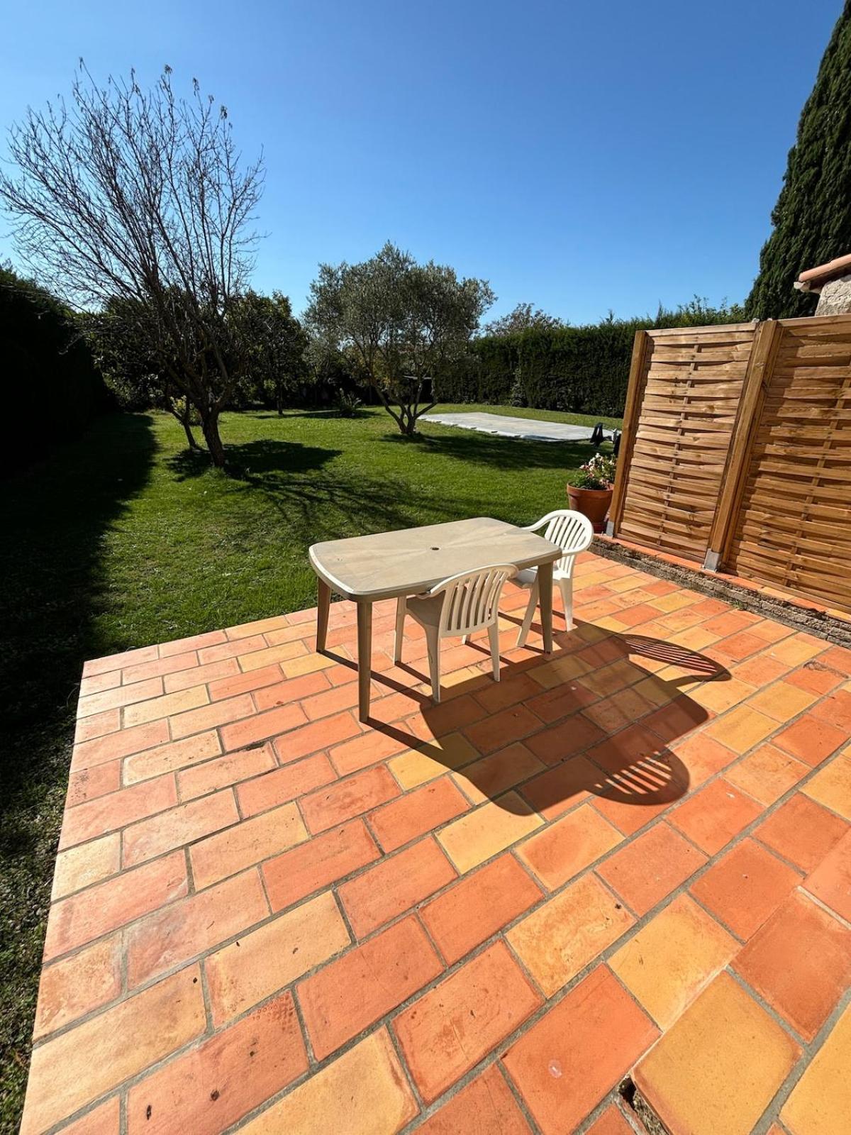 Studio En Provence Avec Piscine La Barben Екстер'єр фото